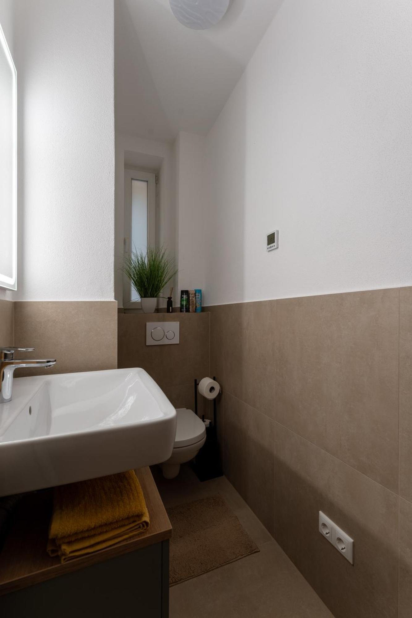 Modern Living Apartment - 3-Zimmer - Nuernberg Nord, Ruhige Seitenstrasse, Fusslaeufig Strassenbahn Buitenkant foto