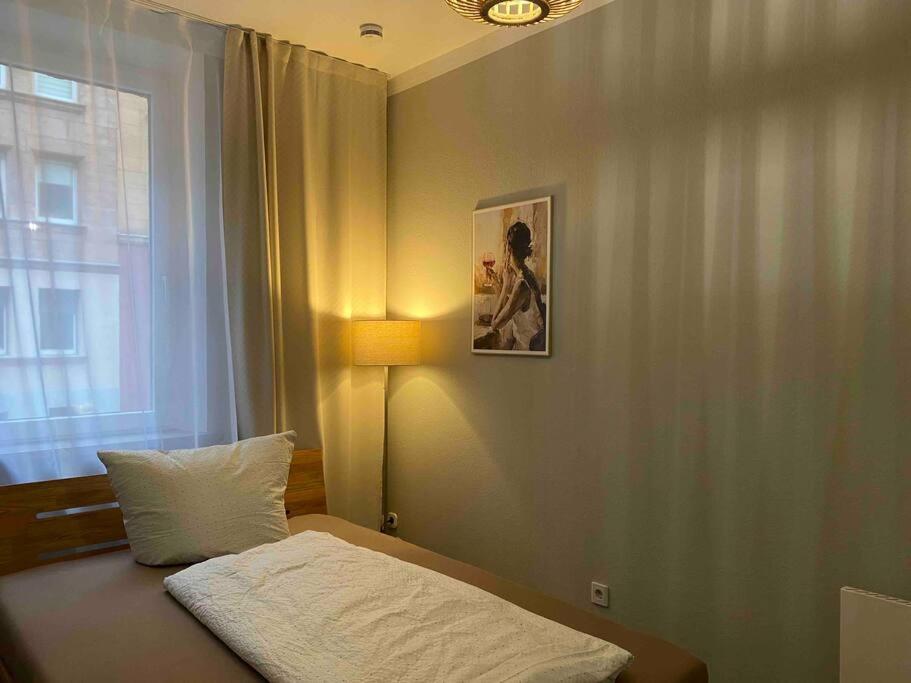 Modern Living Apartment - 3-Zimmer - Nuernberg Nord, Ruhige Seitenstrasse, Fusslaeufig Strassenbahn Buitenkant foto
